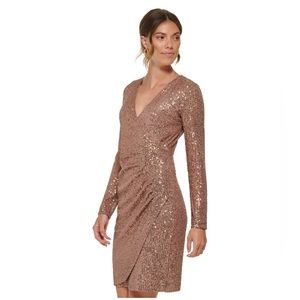DKNY 🪩 V-Neck Side-Ruched Sequin Long-Sleeve Dress